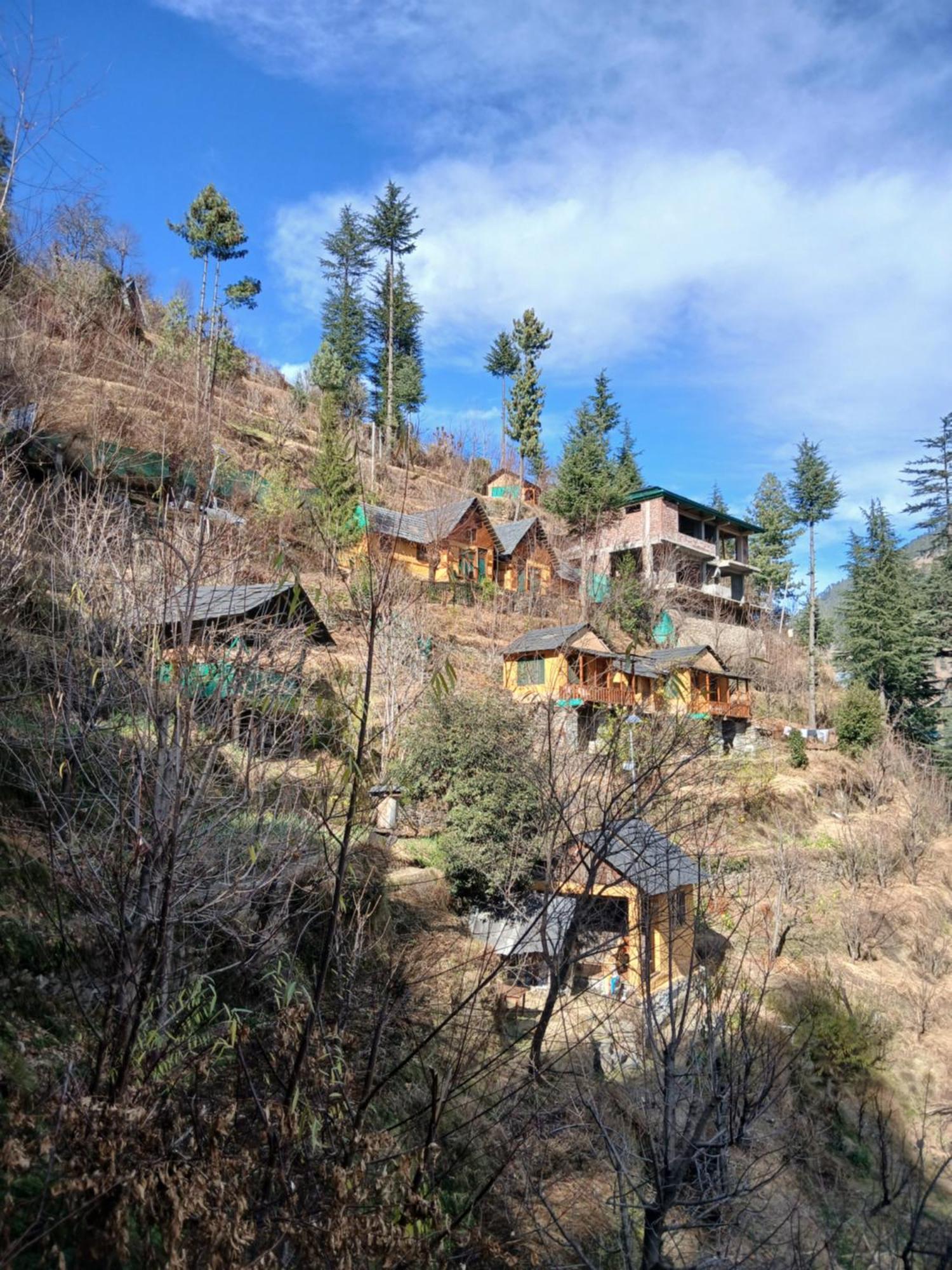 Swiss Cottage Jibhi Exterior photo
